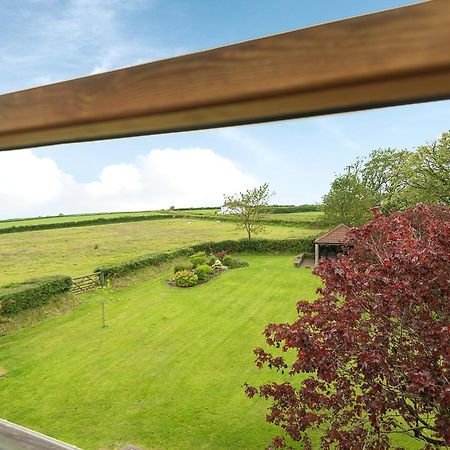 Kidwelly Farmhouse B&B ภายนอก รูปภาพ