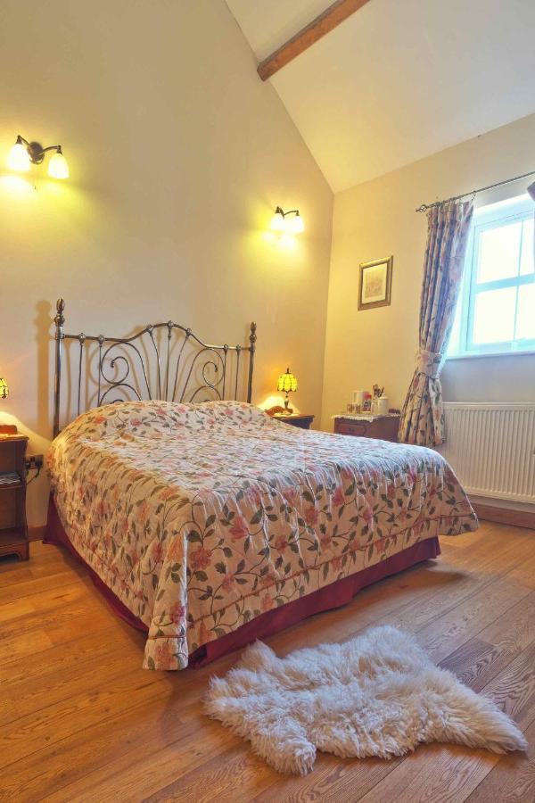 Kidwelly Farmhouse B&B ภายนอก รูปภาพ