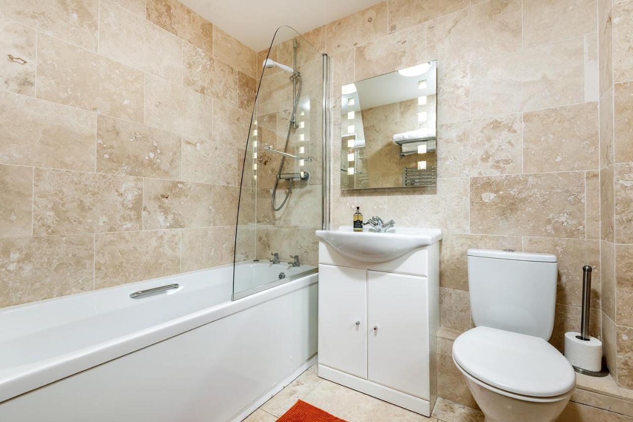 Kidwelly Farmhouse B&B ภายนอก รูปภาพ