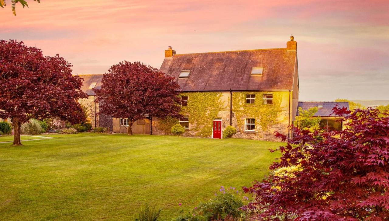 Kidwelly Farmhouse B&B ภายนอก รูปภาพ