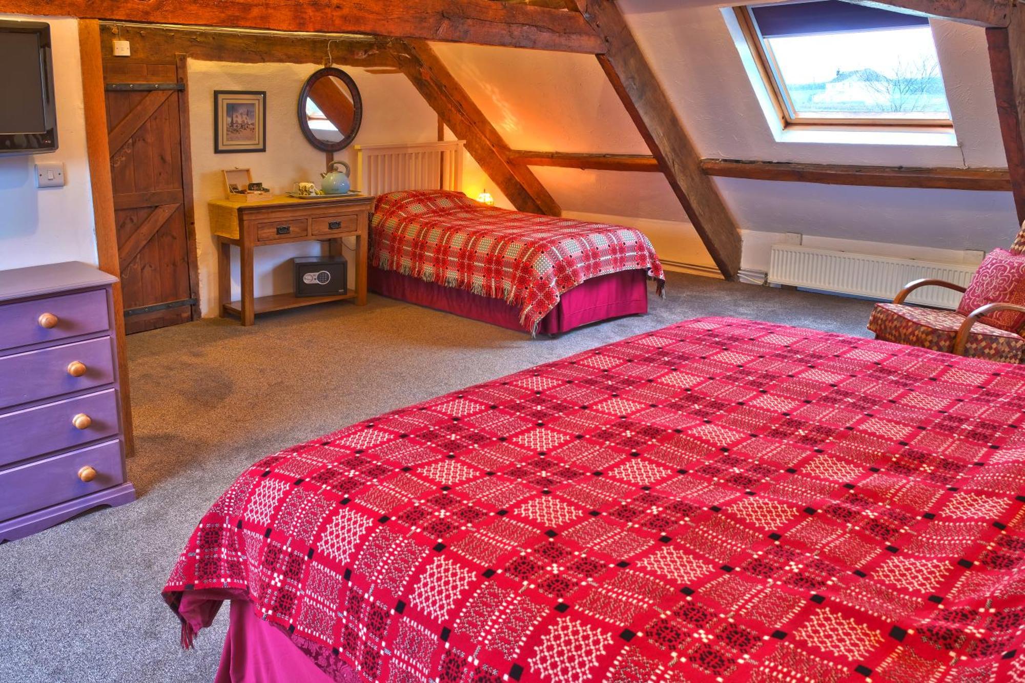 Kidwelly Farmhouse B&B ภายนอก รูปภาพ