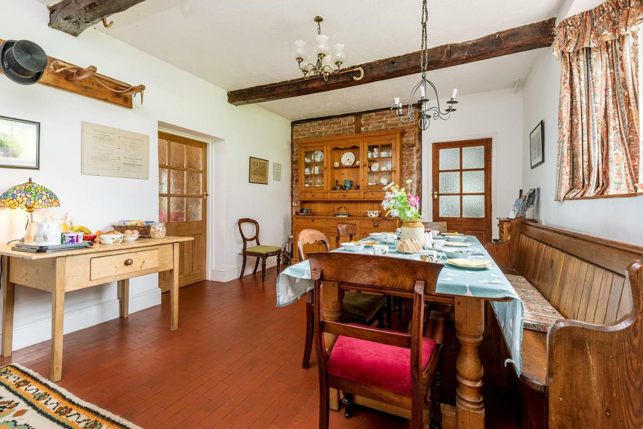 Kidwelly Farmhouse B&B ภายนอก รูปภาพ